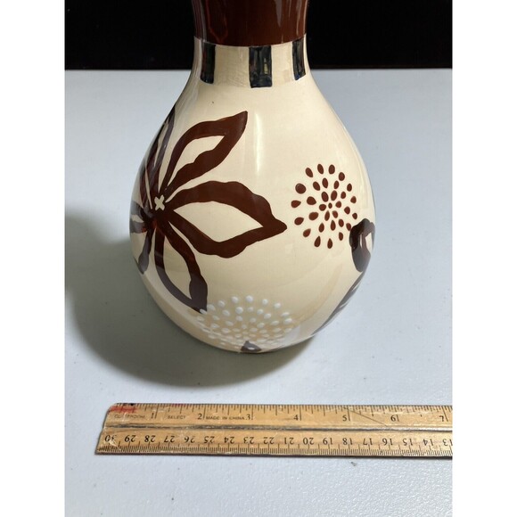 David Tutera Exotic Vase Vintage Style Brown with White Flowers - Picture 7 of 8